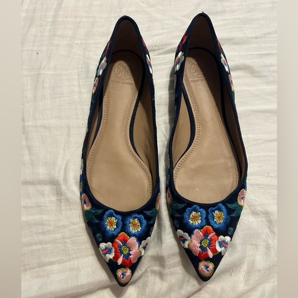 Tory Burch flats 9.5 floral embroidered design